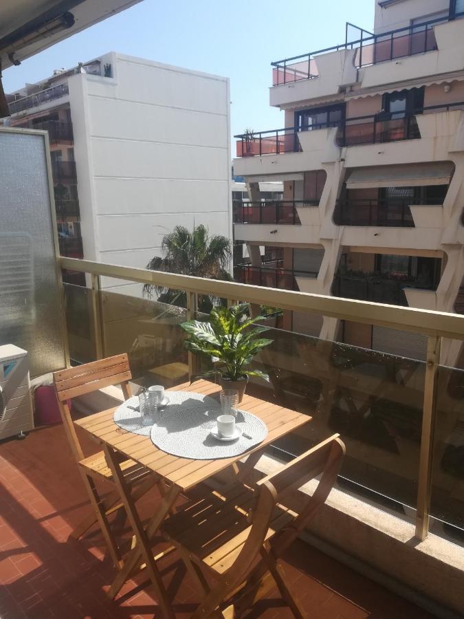 Appartement à 200 m des plages, parking privé Juan-les-Pins Esterno foto